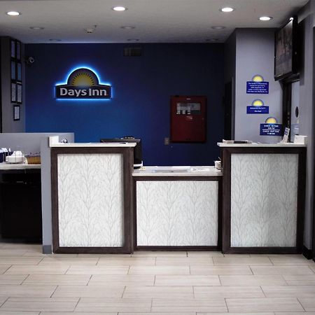 Days Inn By Wyndham Montgomery Exterior foto