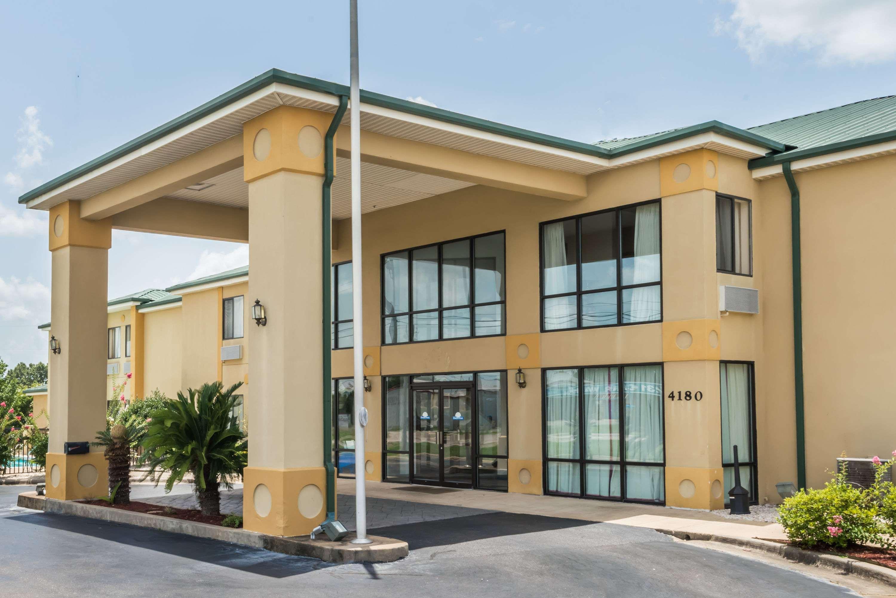 Days Inn By Wyndham Montgomery Exterior foto